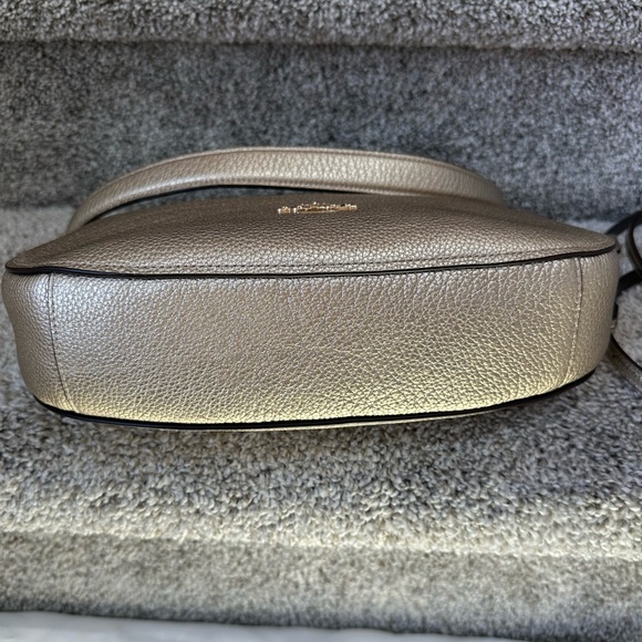 Coach New York bag in gold pebbled leather with shoulder strap & crossbody strap - Picture 6 of 17
